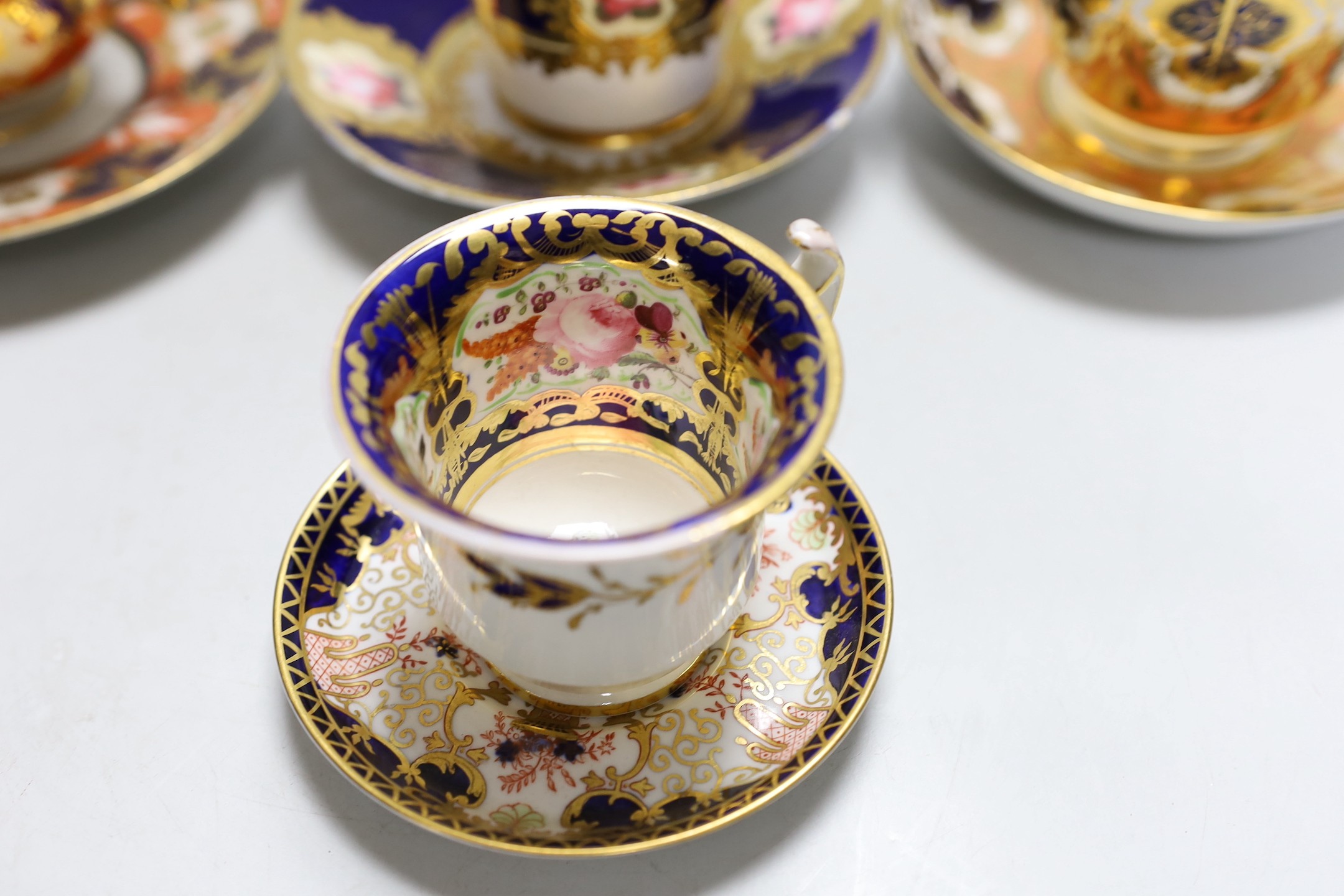 A selection of various English porcelain tea cups and saucers, to include Barr Flight Barr